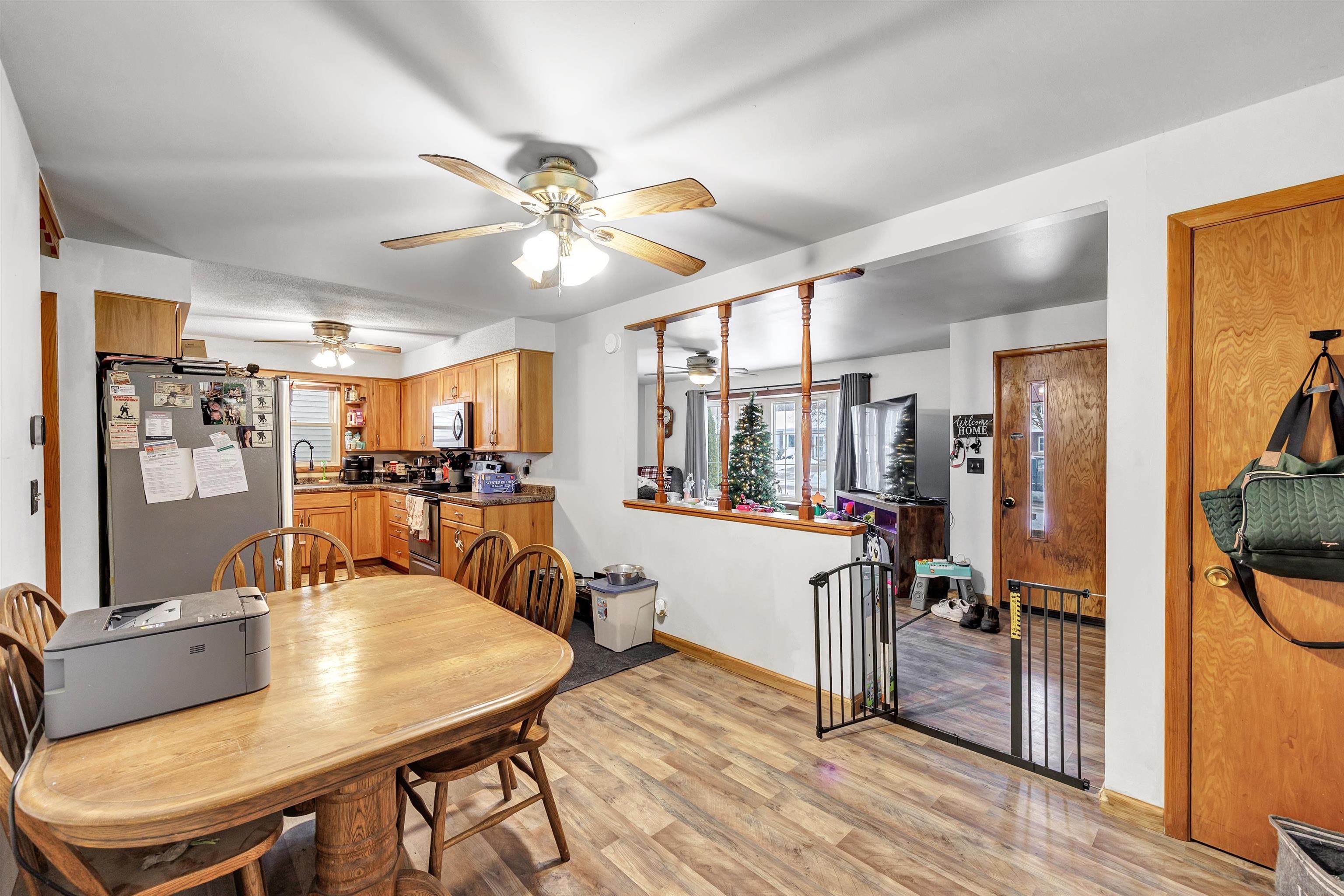 Manitowoc, Wisconsin 54220, United States, 3 Bedrooms Bedrooms, ,2 BathroomsBathrooms,Residential,Active,255497