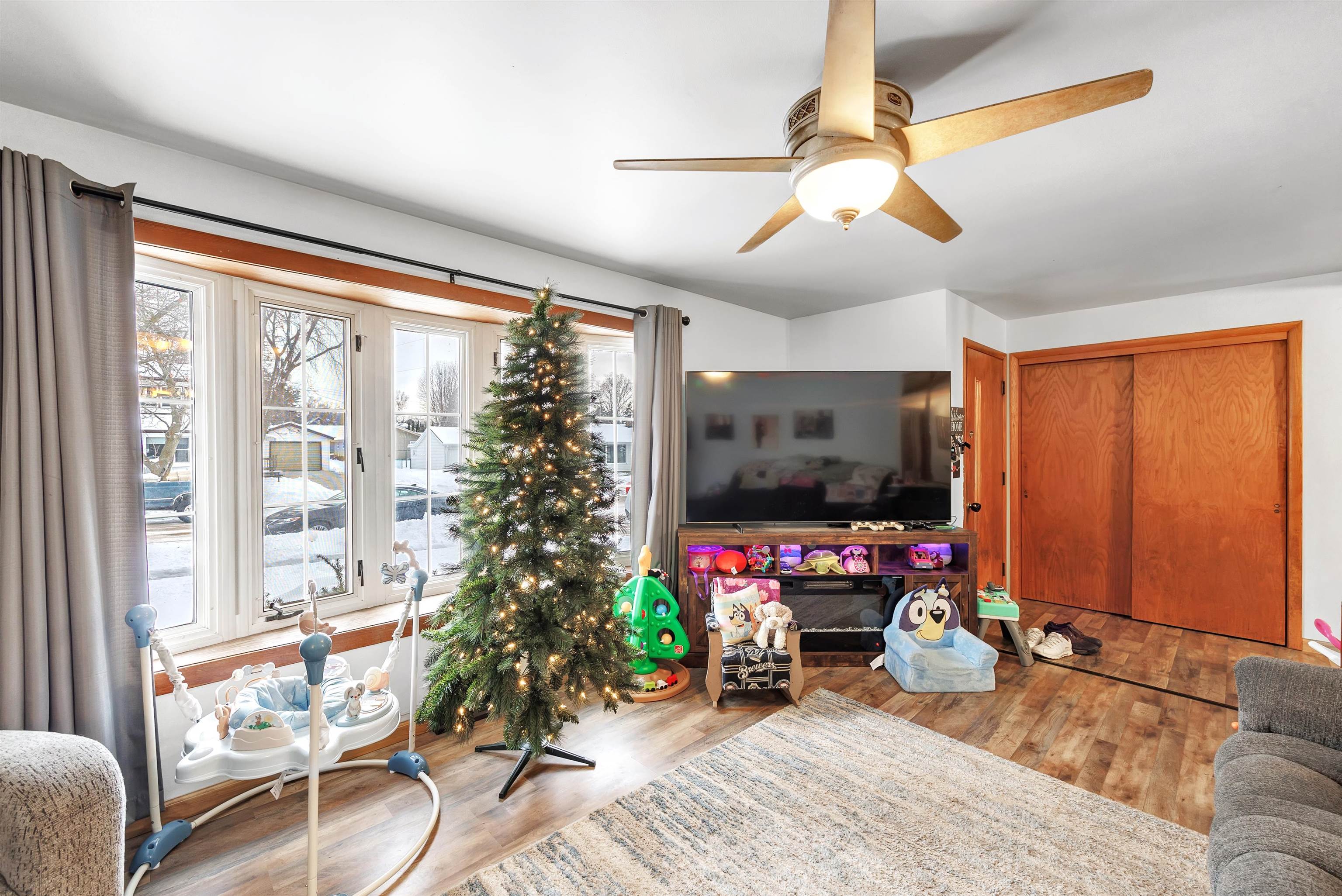 Manitowoc, Wisconsin 54220, United States, 3 Bedrooms Bedrooms, ,2 BathroomsBathrooms,Residential,Active,255497