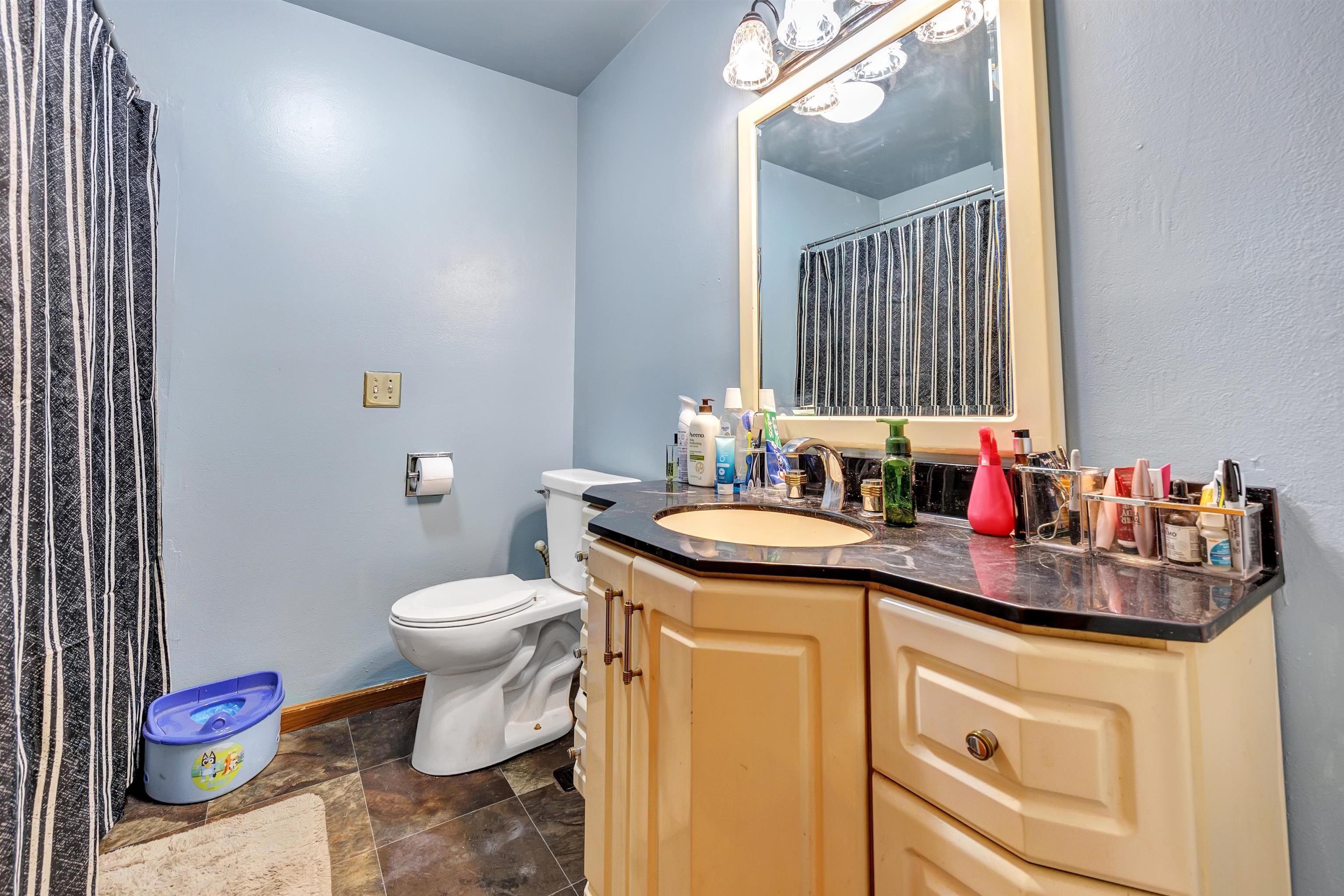 Manitowoc, Wisconsin 54220, United States, 3 Bedrooms Bedrooms, ,2 BathroomsBathrooms,Residential,Active,255497