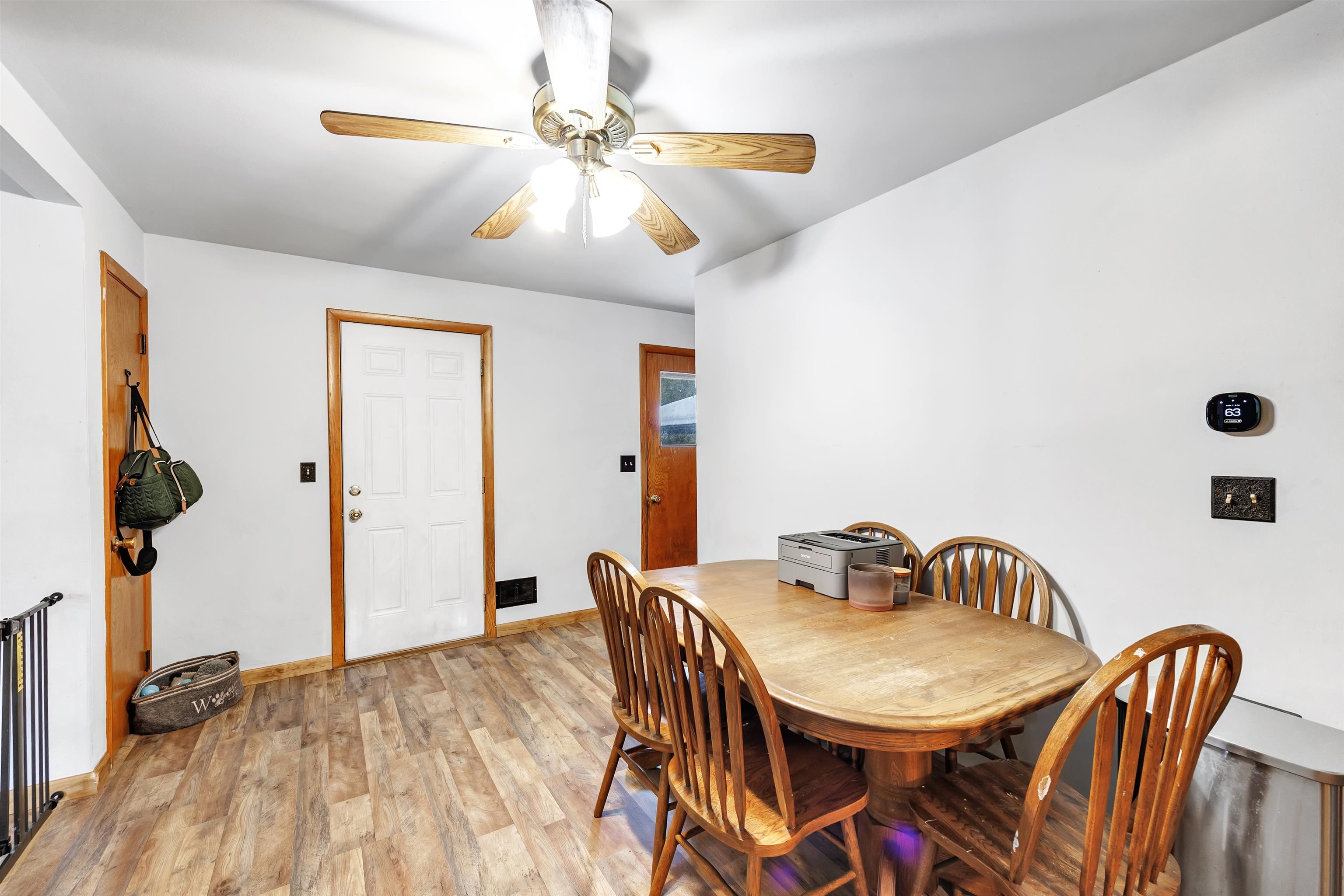 Manitowoc, Wisconsin 54220, United States, 3 Bedrooms Bedrooms, ,2 BathroomsBathrooms,Residential,Active,255497