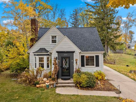 Photo of 2344 OAKWOOD Avenue, GREEN BAY, WI 54301 (MLS # 50318275)