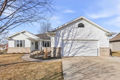 Photo of 2060 MEADOWVIEW Street, KAUKAUNA, WI 54130 (MLS # 50321498)