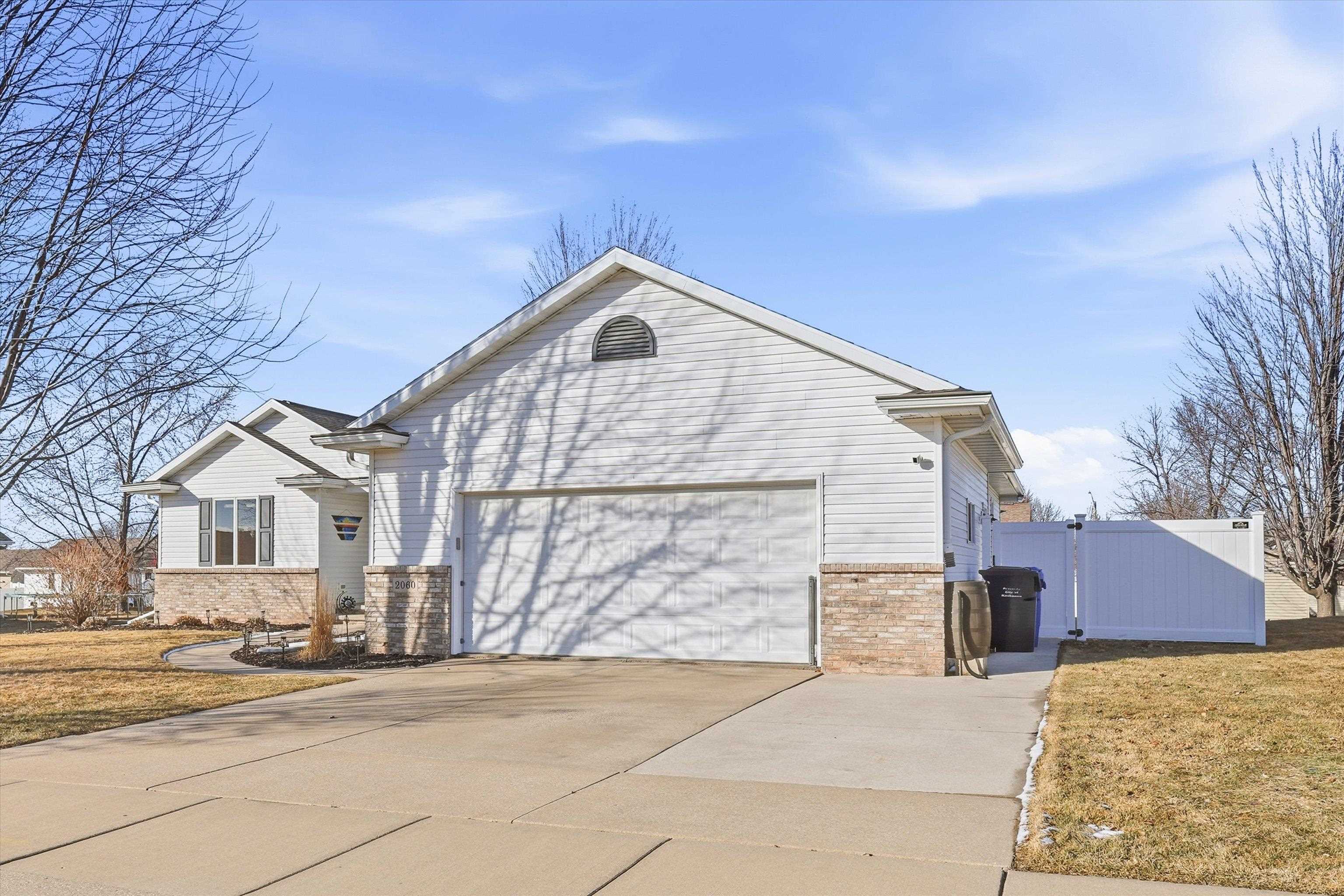 2060 MEADOWVIEW Street