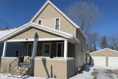Photo of 1424 E COLLEGE Avenue, APPLETON, WI 54915 (MLS # 50320137)