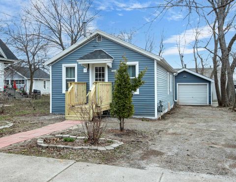 Photo of 1806 ASHLAND Street, OSHKOSH, WI 54901 (MLS # 50323214)