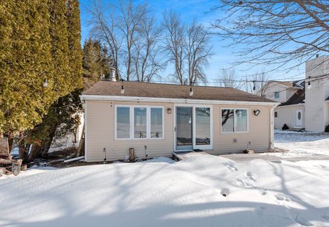 Photo of 165 SUN N SURF Drive, LUXEMBURG, WI 54217 (MLS # 50320799)