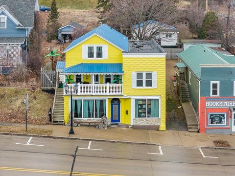 Photo of 517 MILWAUKEE Street, KEWAUNEE, WI 54216 (MLS # 50321883)