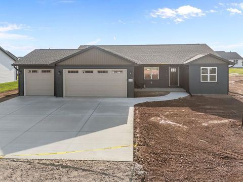 Photo of 2051 RED FOX Lane, KAUKAUNA, WI 54130 (MLS # 50315473)