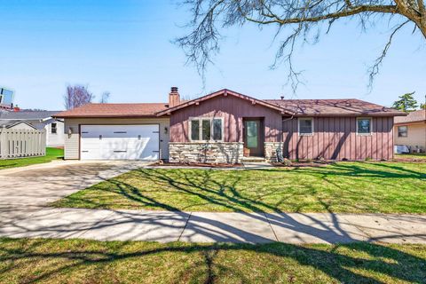 Photo of 3008 E BONA Avenue, APPLETON, WI 54915 (MLS # 50323737)