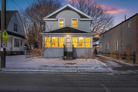 Photo of 716 MERRITT Avenue, OSHKOSH, WI 54901 (MLS # 50320566)