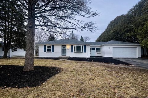 Photo of 2940 N ONEIDA Street, APPLETON, WI 54911 (MLS # 50321787)