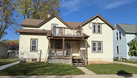 Photo of 520 W COMMERCIAL Street, APPLETON, WI 54911 (MLS # 50317327)