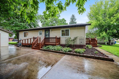 Photo of 816 SMITH Street, GREEN BAY, WI 54302 (MLS # 50332605)