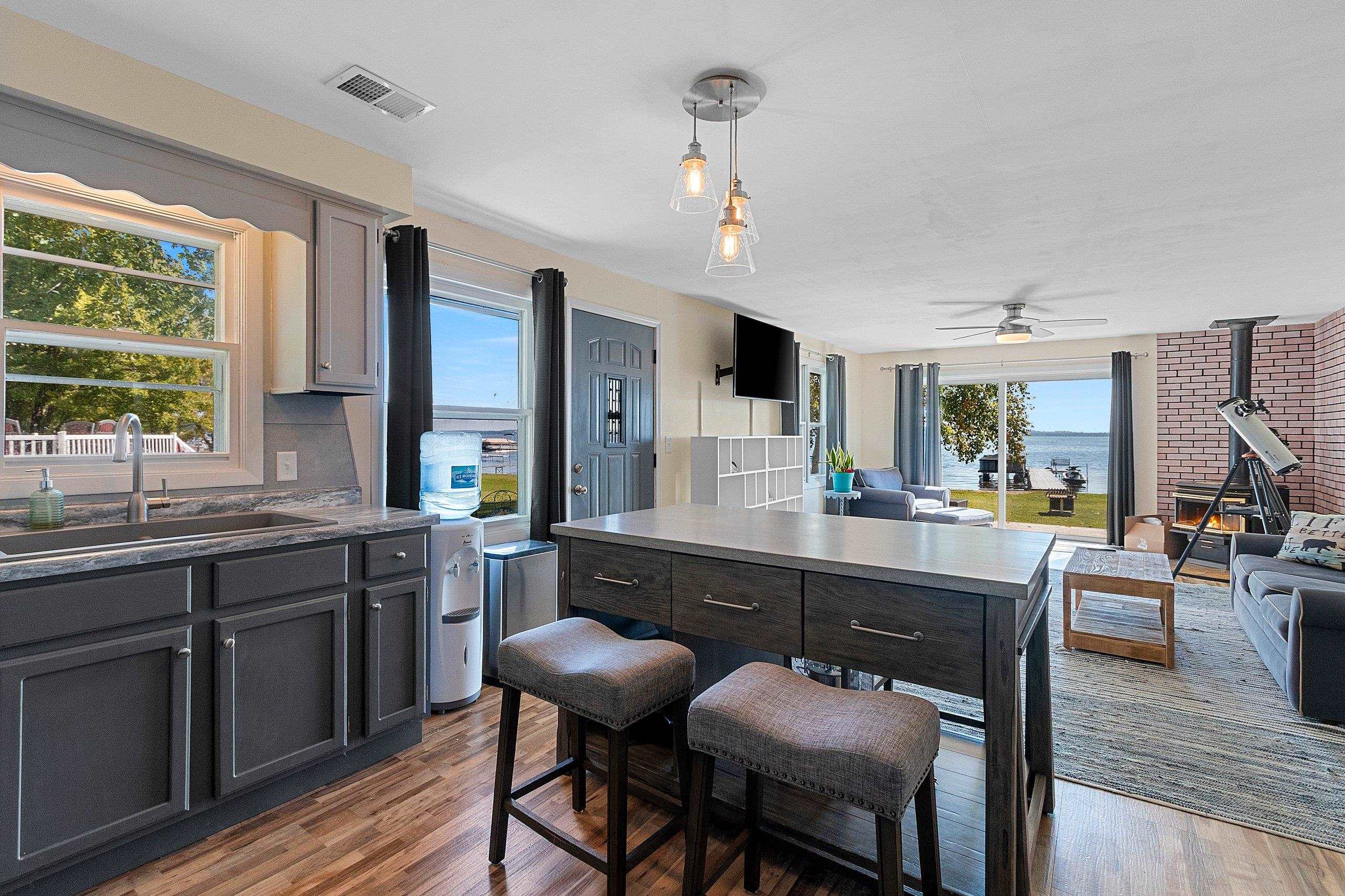 Shawano, Wisconsin 54166, United States, 2 Bedrooms Bedrooms, ,2 BathroomsBathrooms,Residential,Active,210997