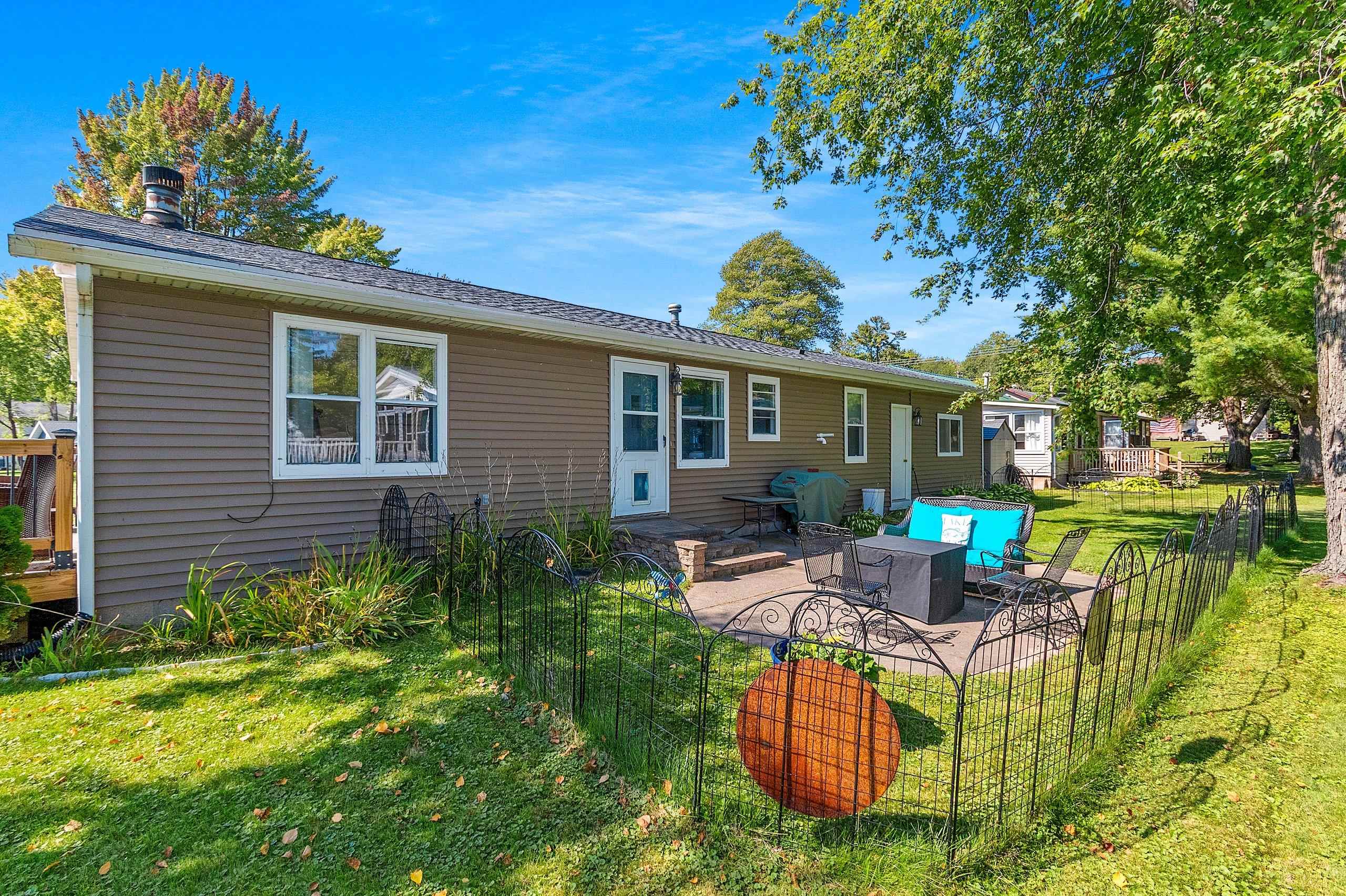 Shawano, Wisconsin 54166, United States, 2 Bedrooms Bedrooms, ,2 BathroomsBathrooms,Residential,Active,210997