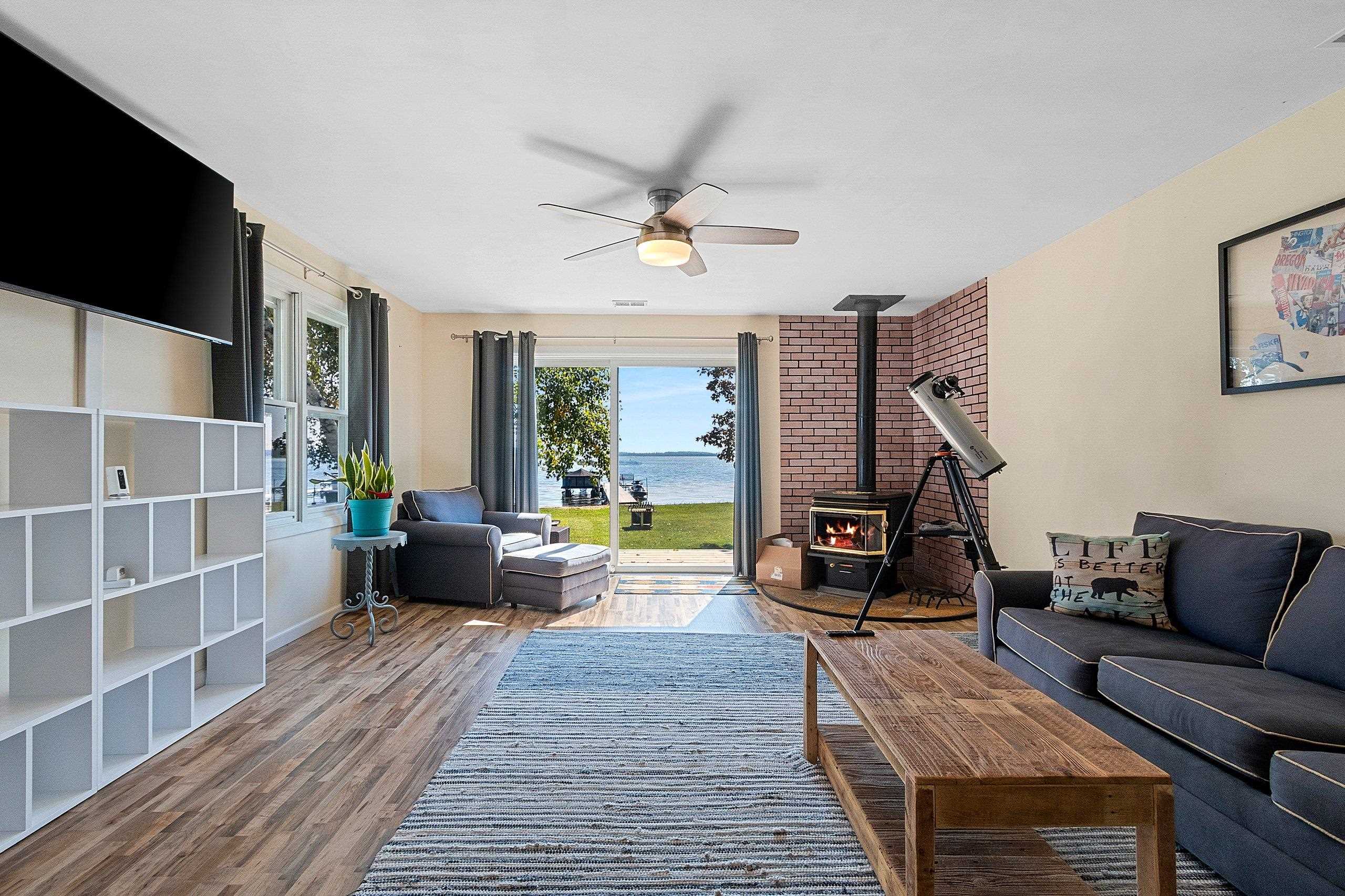 Shawano, Wisconsin 54166, United States, 2 Bedrooms Bedrooms, ,2 BathroomsBathrooms,Residential,Active,210997