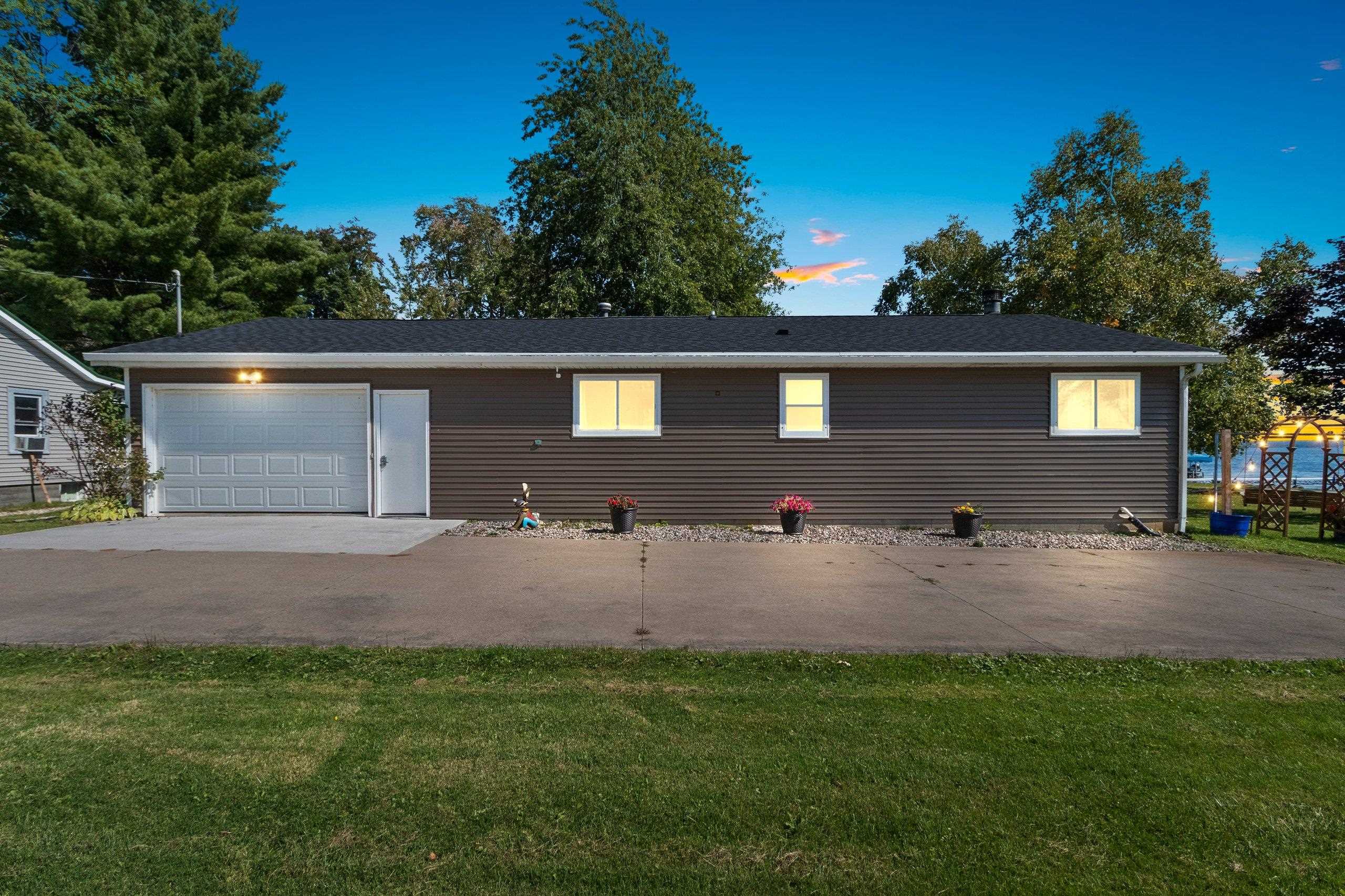 Shawano, Wisconsin 54166, United States, 2 Bedrooms Bedrooms, ,2 BathroomsBathrooms,Residential,Active,210997