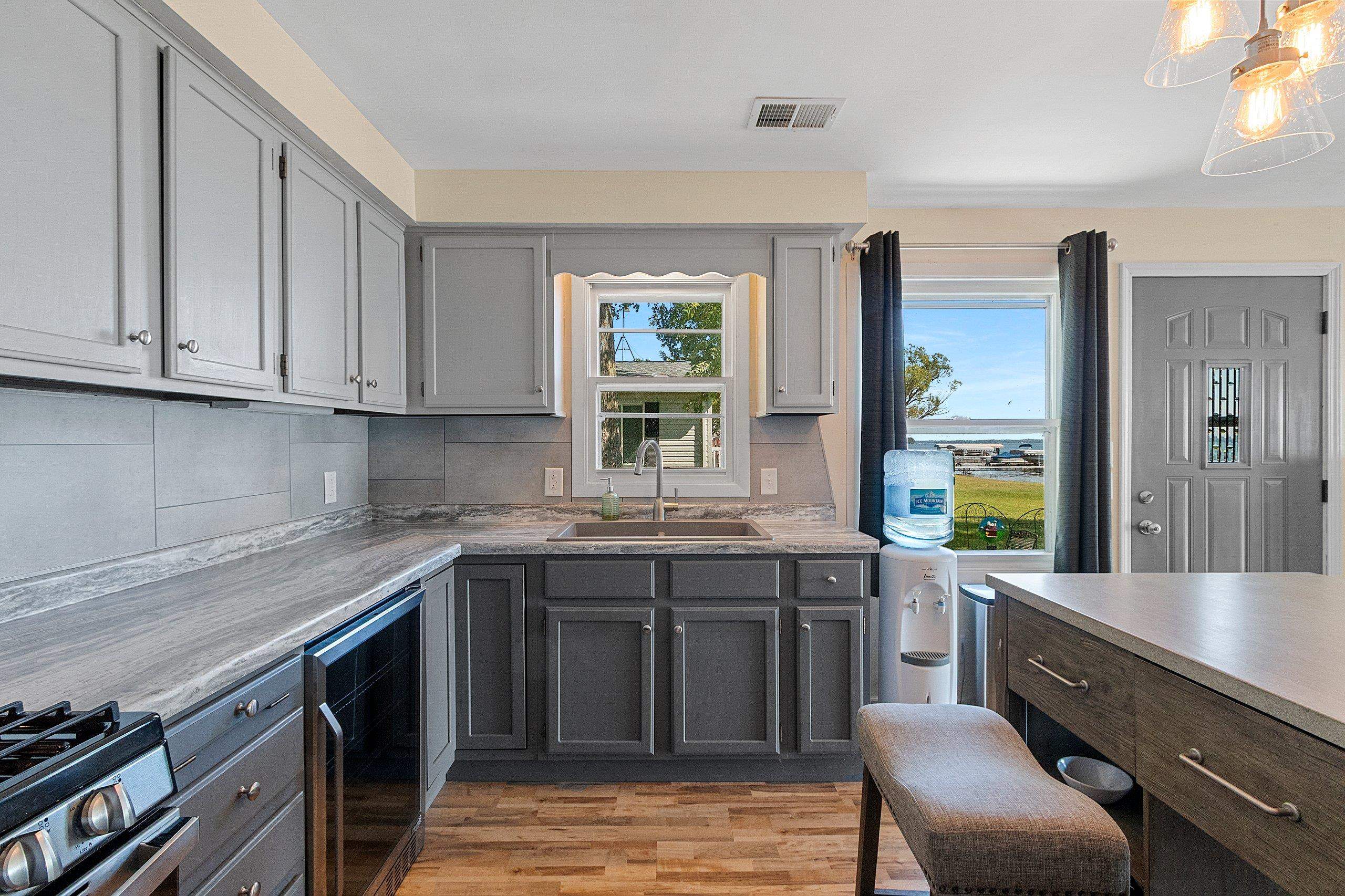 Shawano, Wisconsin 54166, United States, 2 Bedrooms Bedrooms, ,2 BathroomsBathrooms,Residential,Active,210997