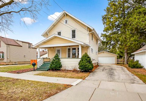 Photo of 121 S OUTAGAMIE Street, APPLETON, WI 54914 (MLS # 50323246)