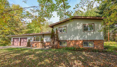Photo of 12422 N BRANCH Road, SURING, WI 54174 (MLS # 50315988)
