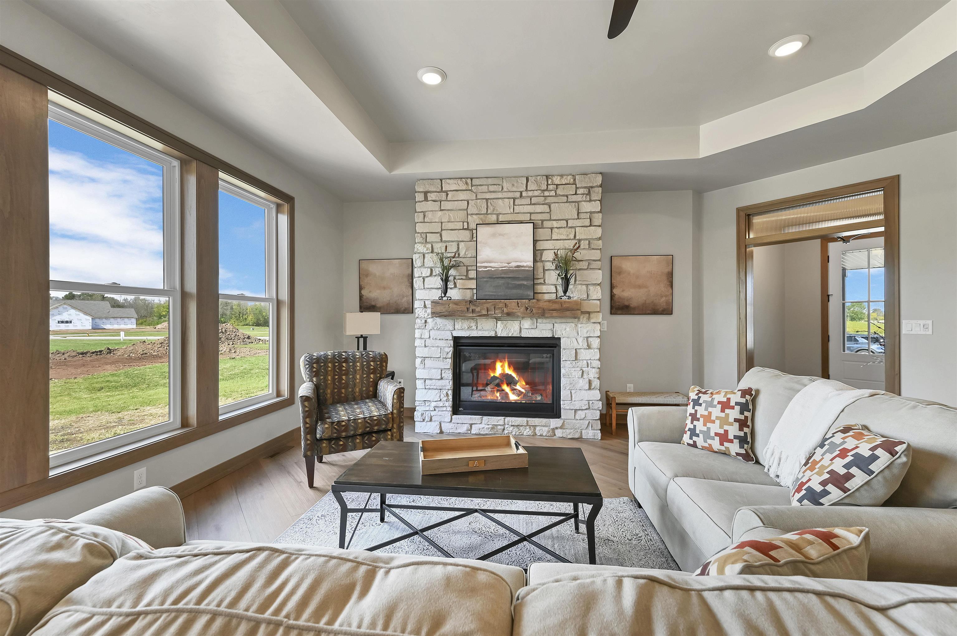 1629 N HONEYSUCKLE Circle