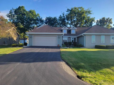 Photo of E7593 WOOD DUCK Court, FREMONT, WI 54940 (MLS # 50316226)