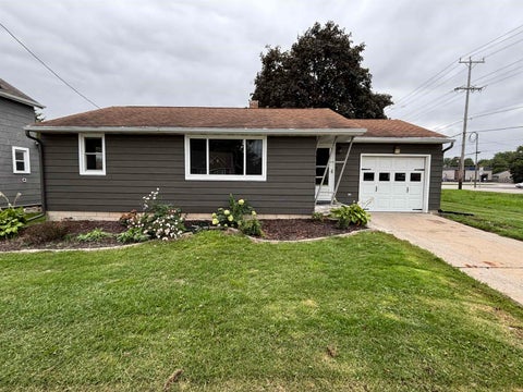 Photo of 729 W CEDAR Street, HILBERT, WI 54129 (MLS # 50332884)