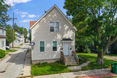 Photo of 1019 E WALNUT Street, GREEN BAY, WI 54301 (MLS # 50333066)