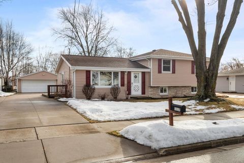 Photo of 1117 ALVA Street, MENASHA, WI 54952 (MLS # 50319932)
