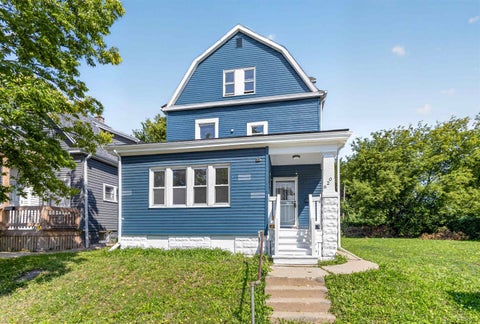 Photo of 620 W BURLEIGH Street, MILWAUKEE, WI 53212 (MLS # 50332570)
