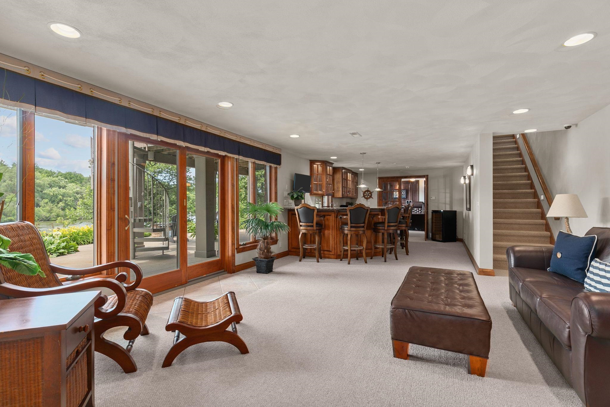 Appleton, Wisconsin 54915, United States, 4 Bedrooms Bedrooms, ,5 BathroomsBathrooms,Residential,Active,72738