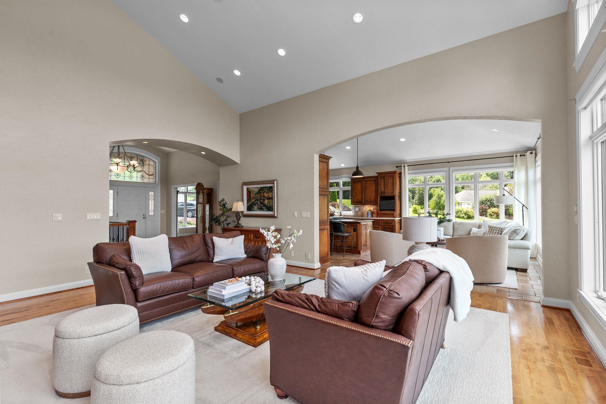 Appleton, Wisconsin 54915, United States, 4 Bedrooms Bedrooms, ,5 BathroomsBathrooms,Residential,Active,72738