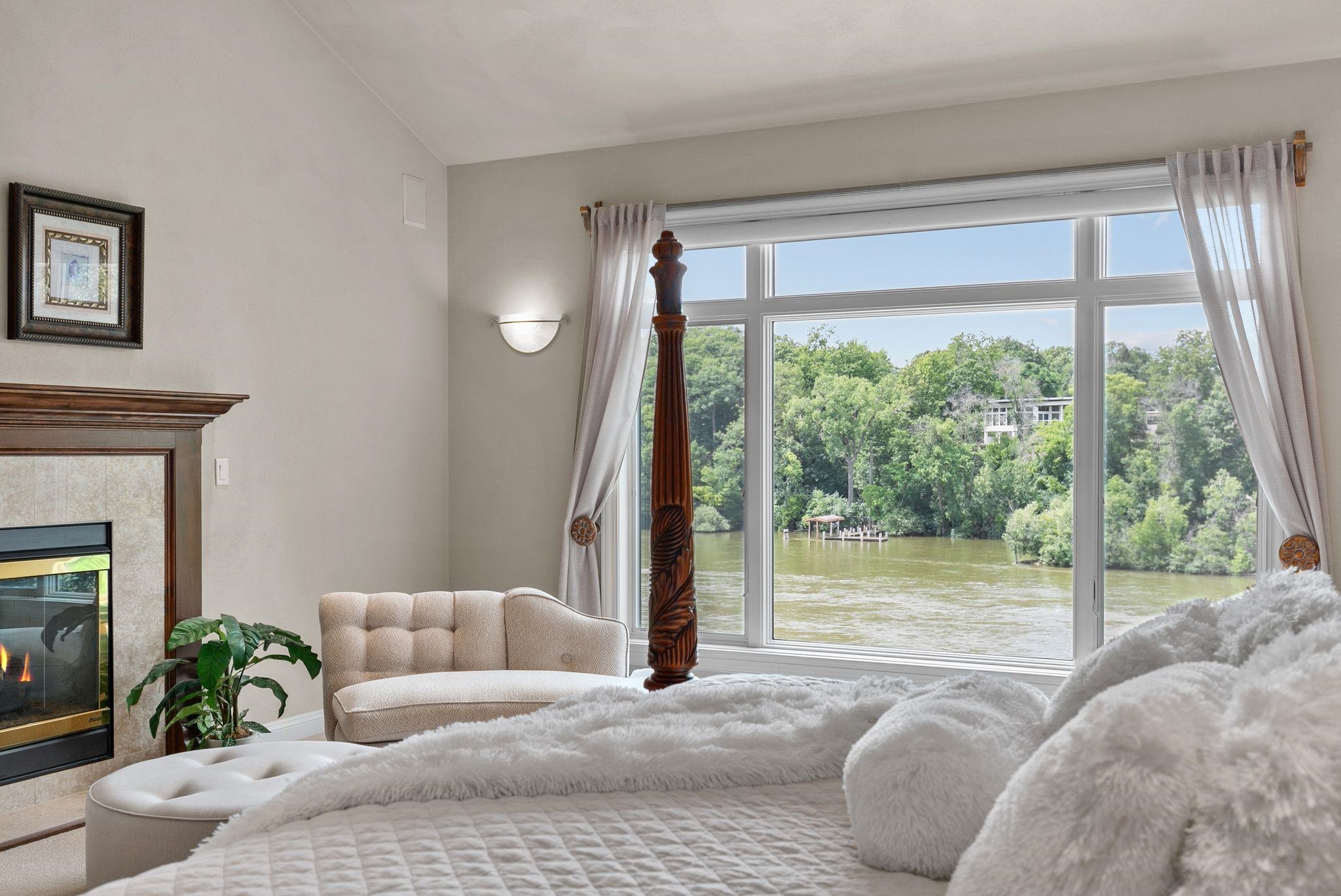 Appleton, Wisconsin 54915, United States, 4 Bedrooms Bedrooms, ,5 BathroomsBathrooms,Residential,Active,72738