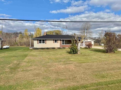 Photo of W12948 COUNTY RD M, CAROLINE, WI 54928 (MLS # 50318237)