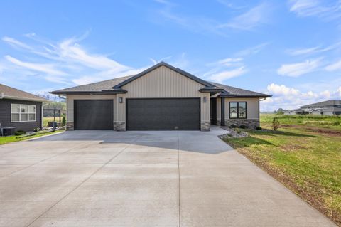 Photo of 726 TAMBOUR Court, DE PERE, WI 54115 (MLS # 50319721)