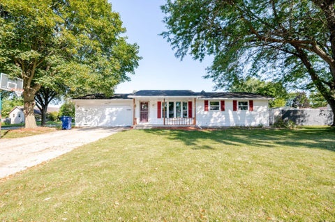 Photo of 2525 HEATHER Road, GREEN BAY, WI 54311 (MLS # 50332594)