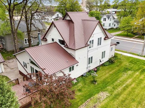 Photo of 511 E 5TH Street, SHAWANO, WI 54166 (MLS # 50304950)