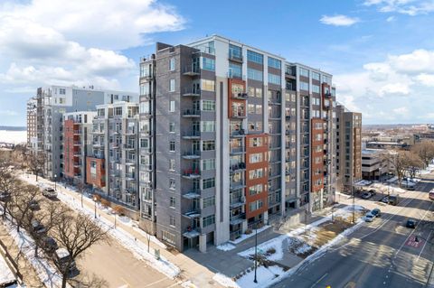 Photo of 309 W WASHINGTON Avenue, MADISON, WI 53703 (MLS # 50319473)