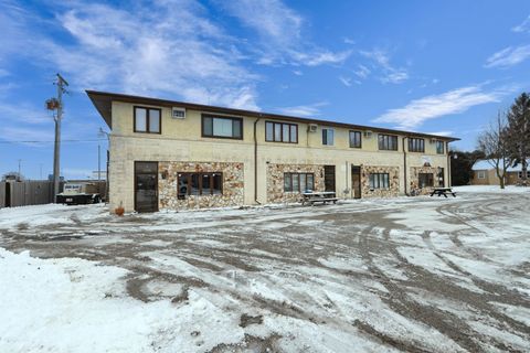 Photo of 1415 W KAMPS Avenue, APPLETON, WI 54914 (MLS # 50319571)