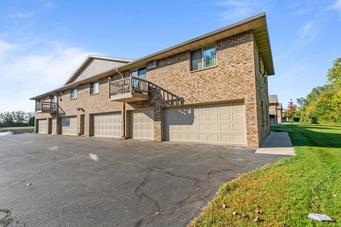 Photo of 3325 N CASALOMA Drive #39, APPLETON, WI 54913 (MLS # 50316040)
