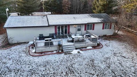 Photo of N1240 OTTER PONDS Lane, KESHENA, WI 54135 (MLS # 50302071)