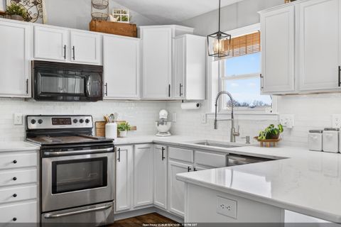 Photo of 1390 MARIE Drive, KAUKAUNA, WI 54130 (MLS # 50321719)