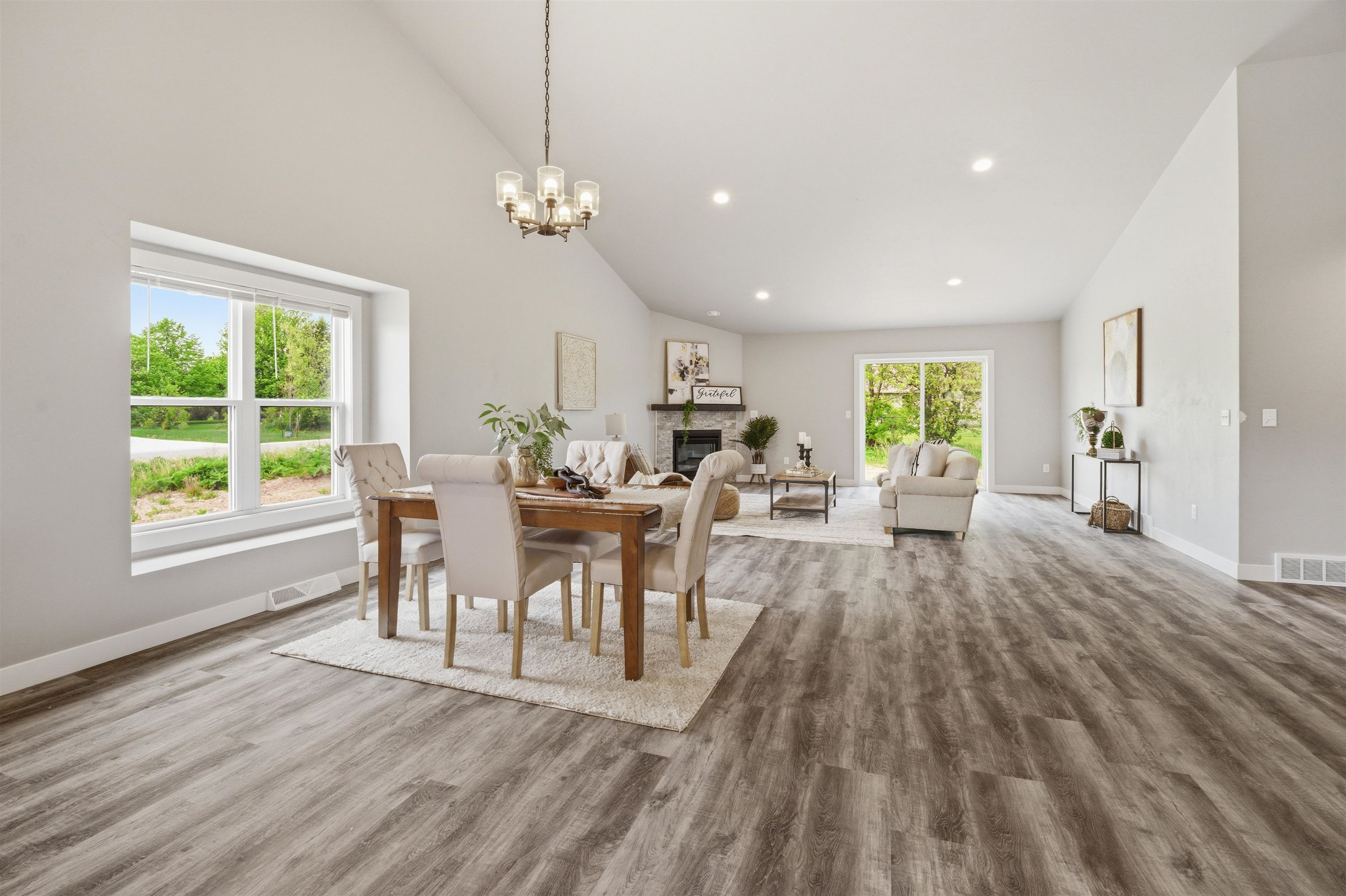 W7097 JACLYN Lane