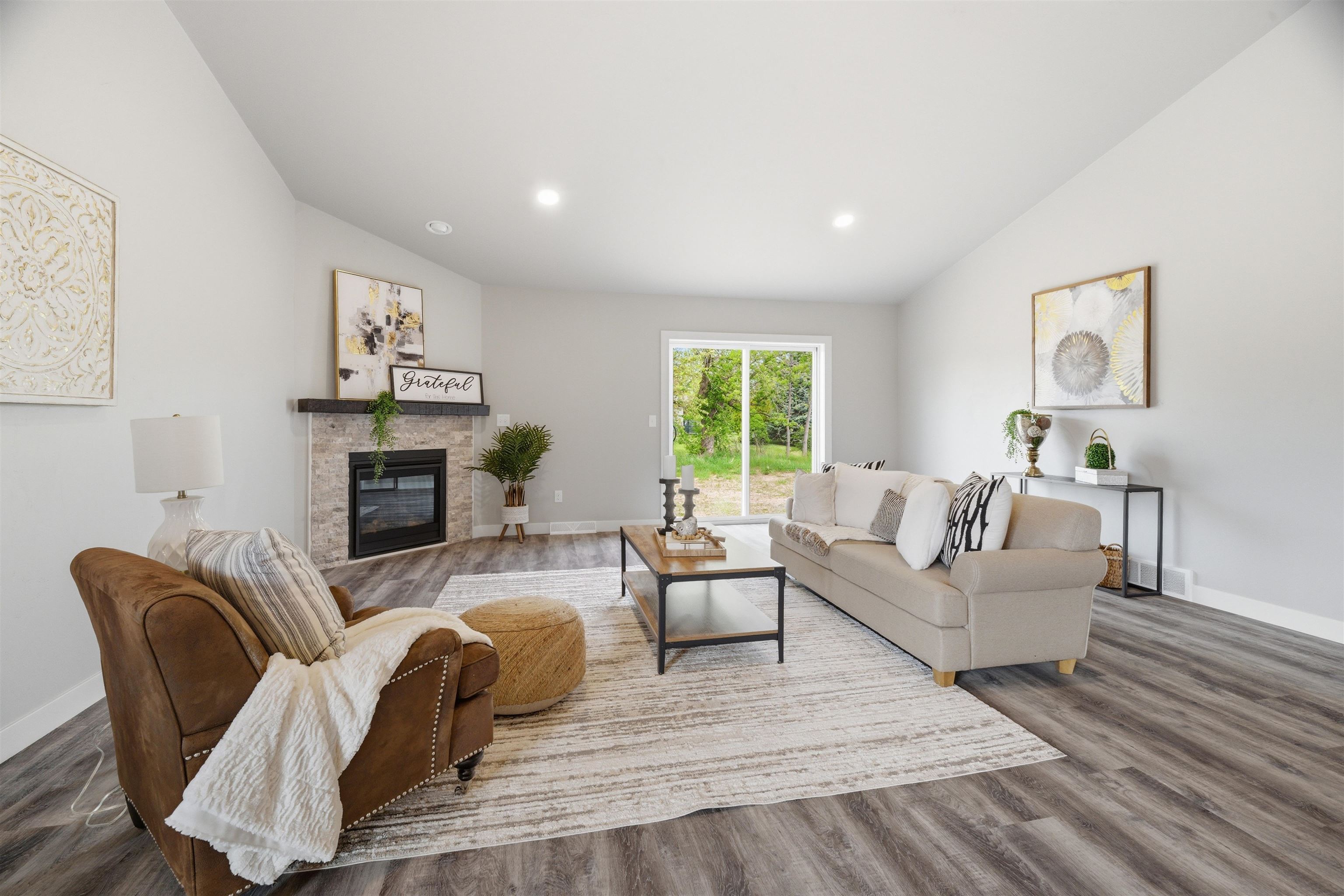 W7097 JACLYN Lane