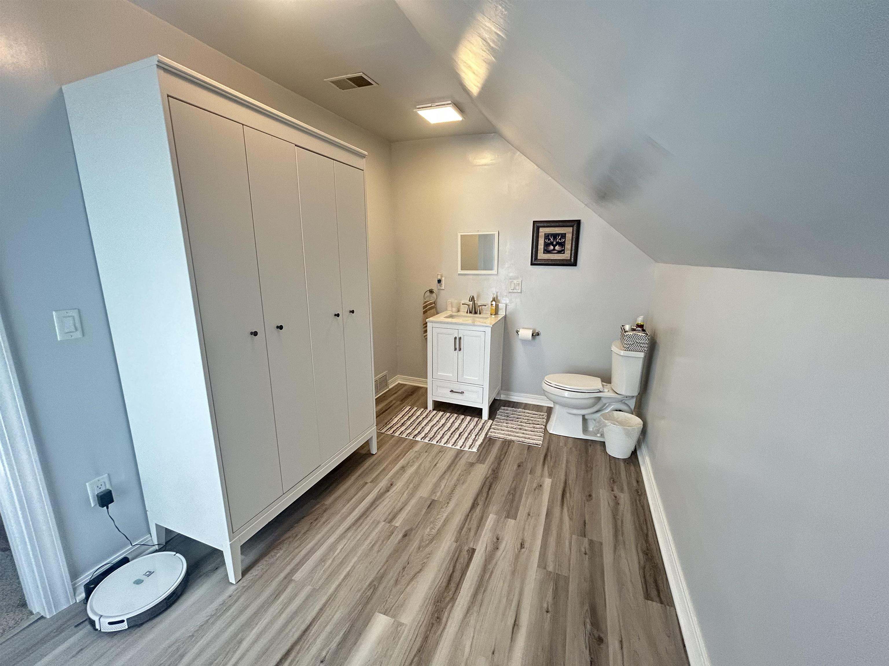 Oshkosh, Wisconsin 54901, United States, 4 Bedrooms Bedrooms, ,2 BathroomsBathrooms,Residential,Active,129601