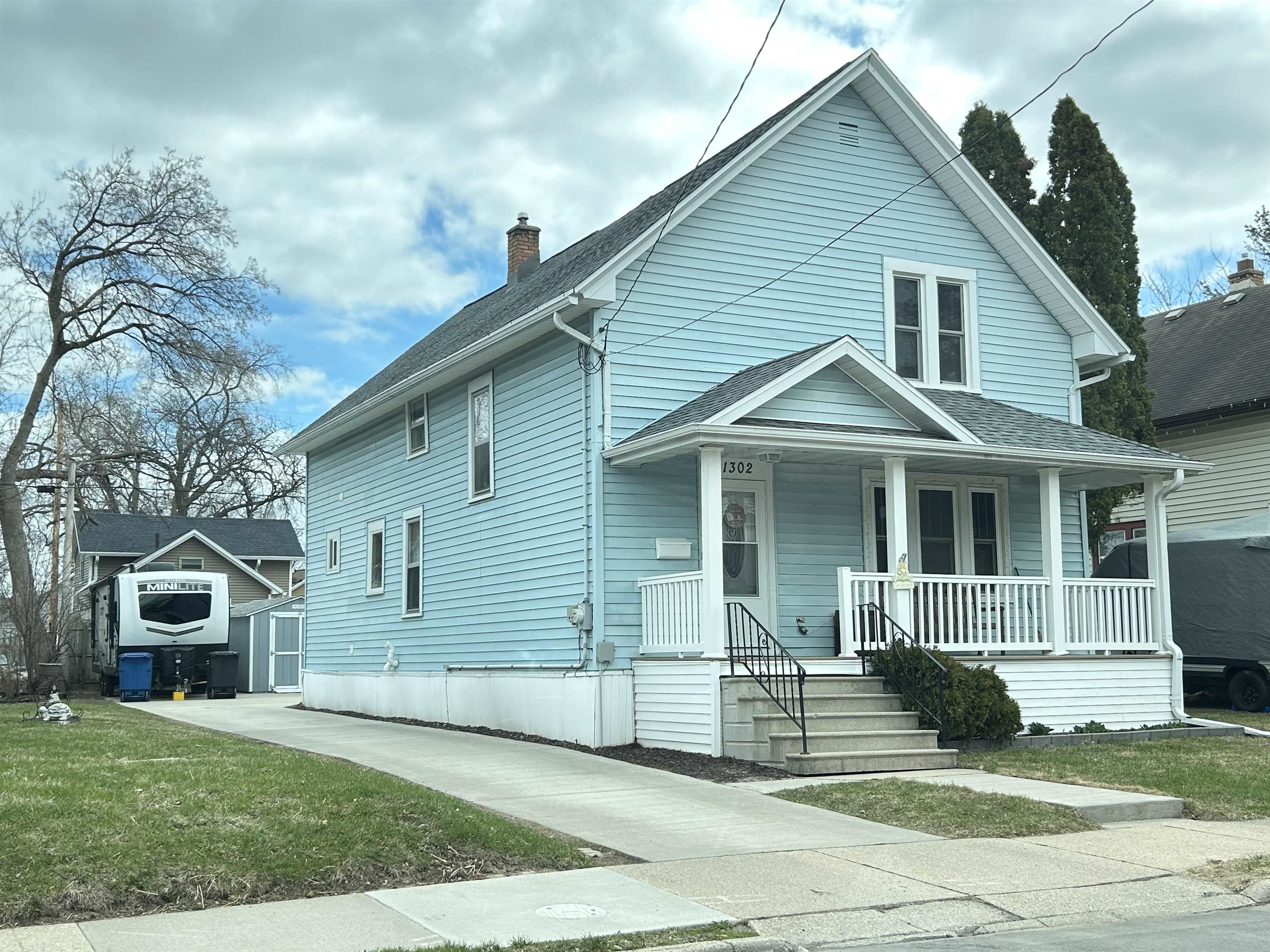 Oshkosh, Wisconsin 54901, United States, 4 Bedrooms Bedrooms, ,2 BathroomsBathrooms,Residential,Active,129601