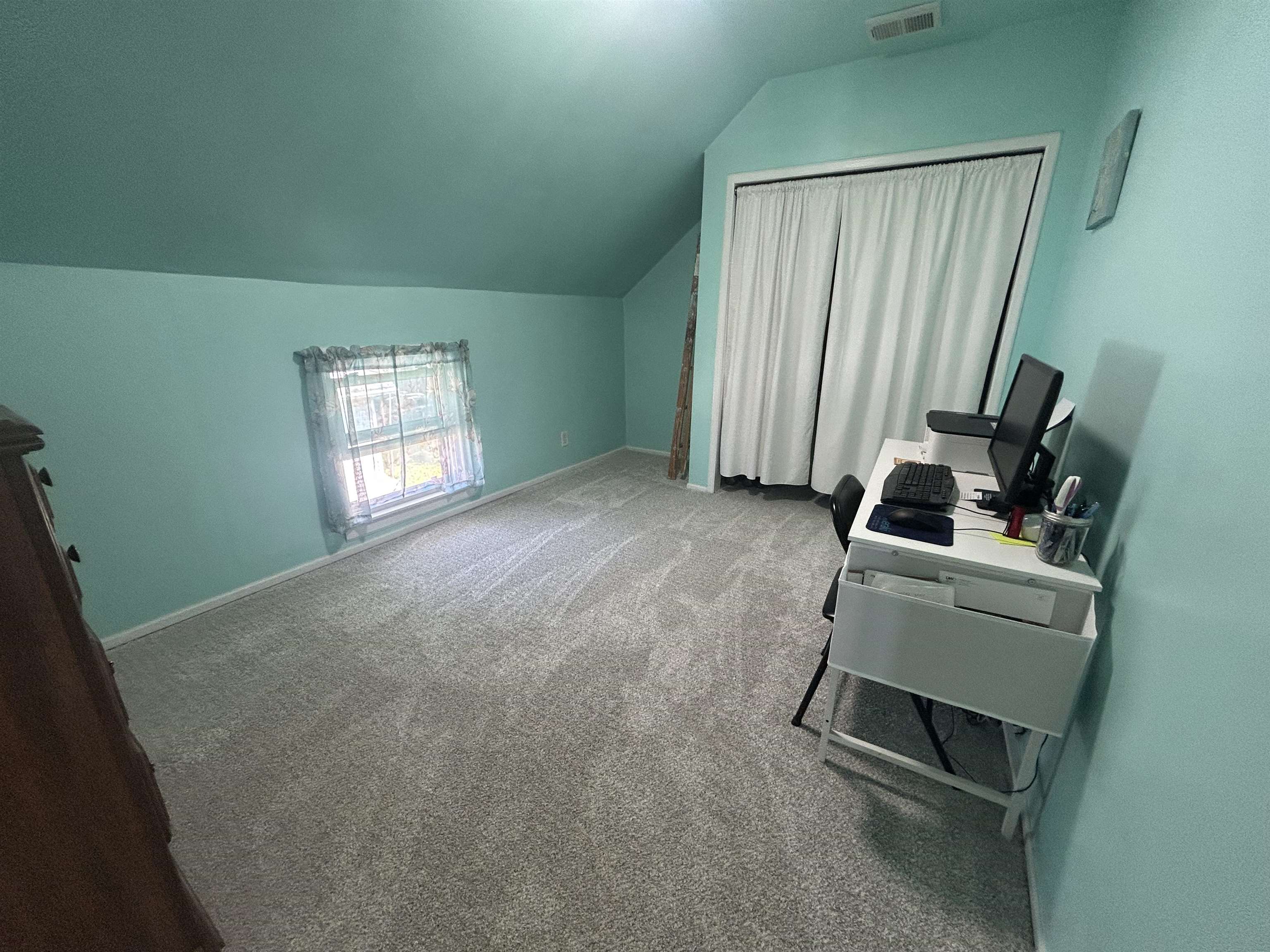 Oshkosh, Wisconsin 54901, United States, 4 Bedrooms Bedrooms, ,2 BathroomsBathrooms,Residential,Active,129601