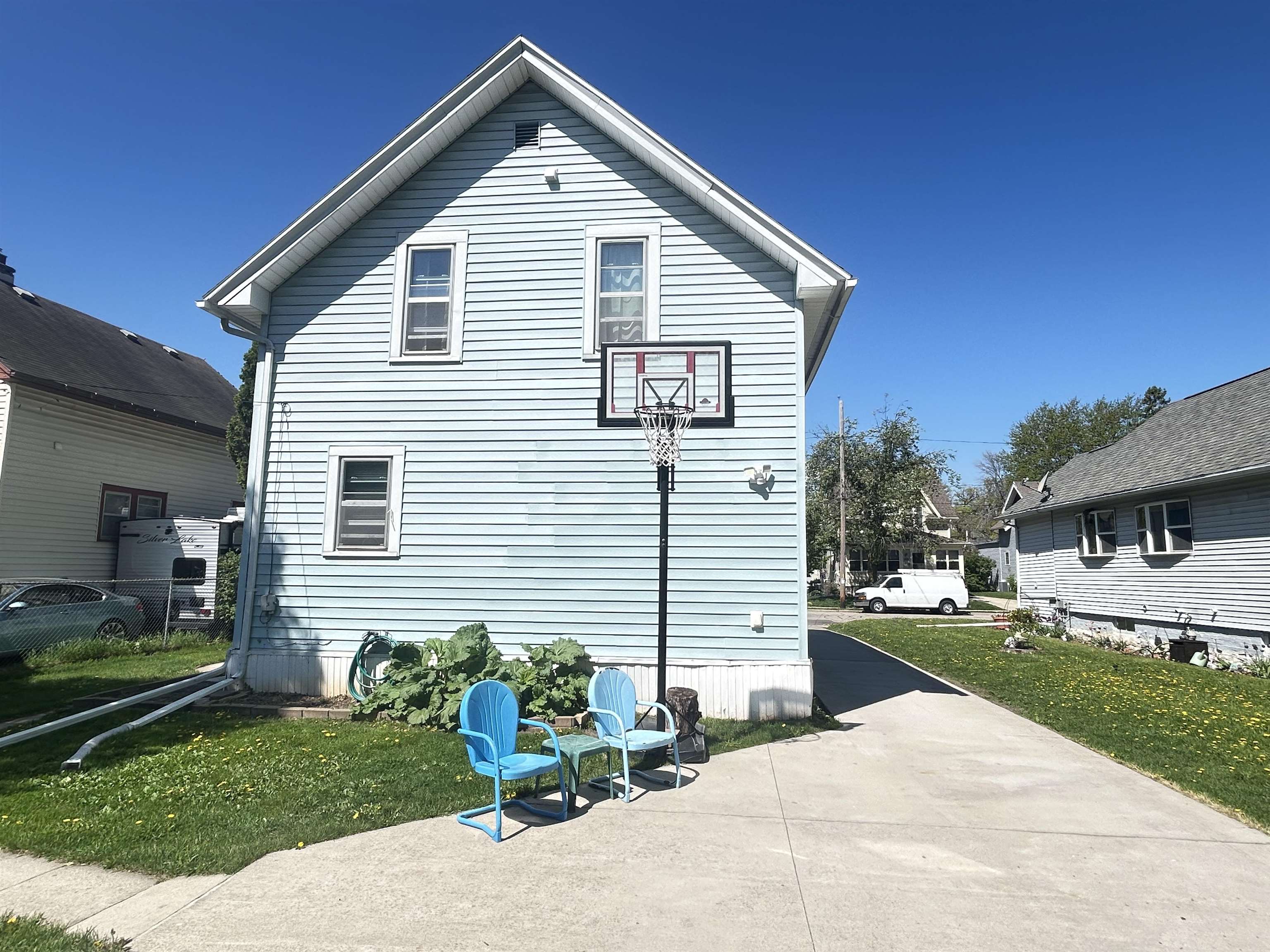 Oshkosh, Wisconsin 54901, United States, 4 Bedrooms Bedrooms, ,2 BathroomsBathrooms,Residential,Active,129601