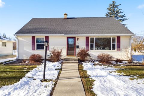 Photo of 394 WETTSTEIN Avenue, FOND DU LAC, WI 54935 (MLS # 50319306)