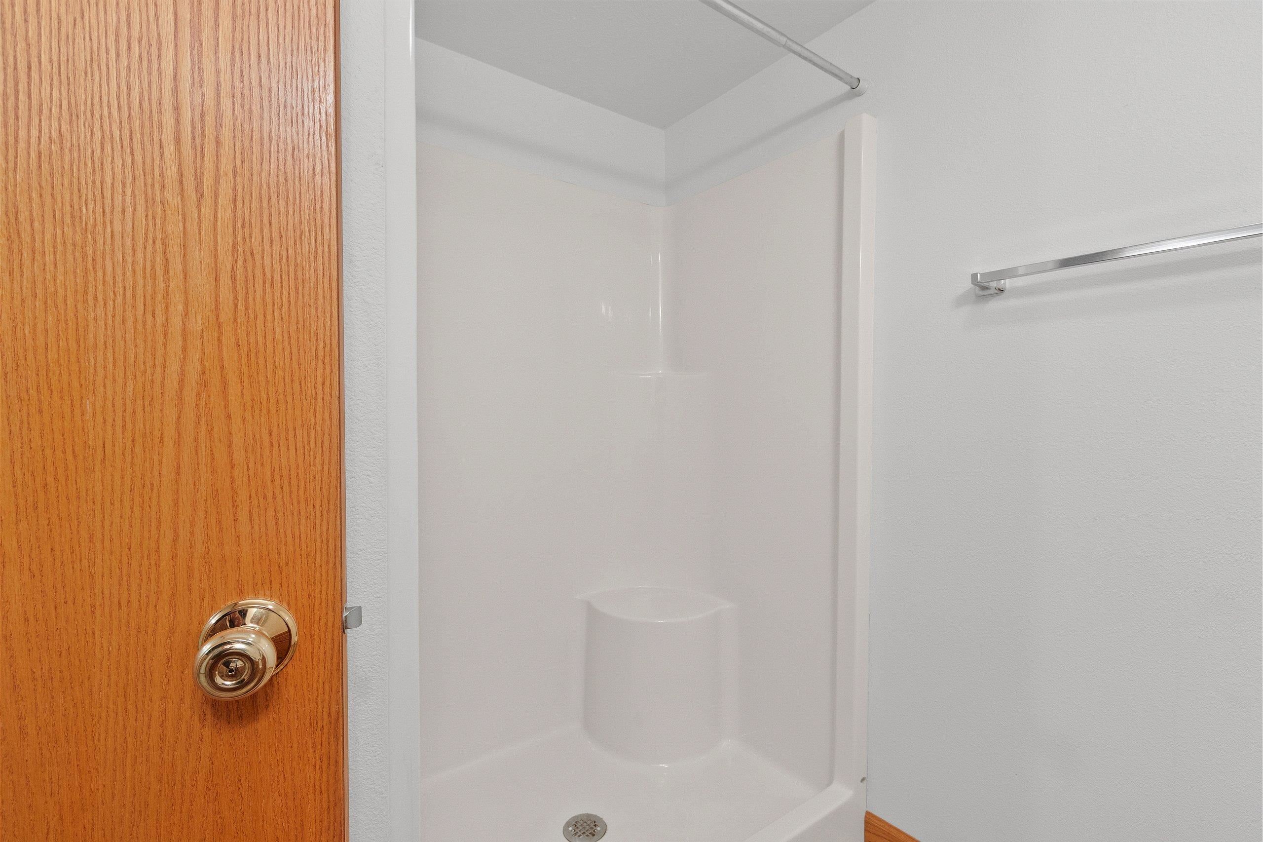 Clintonville, Wisconsin 54929, United States, 4 Bedrooms Bedrooms, ,4 BathroomsBathrooms,Residential,Active,171834